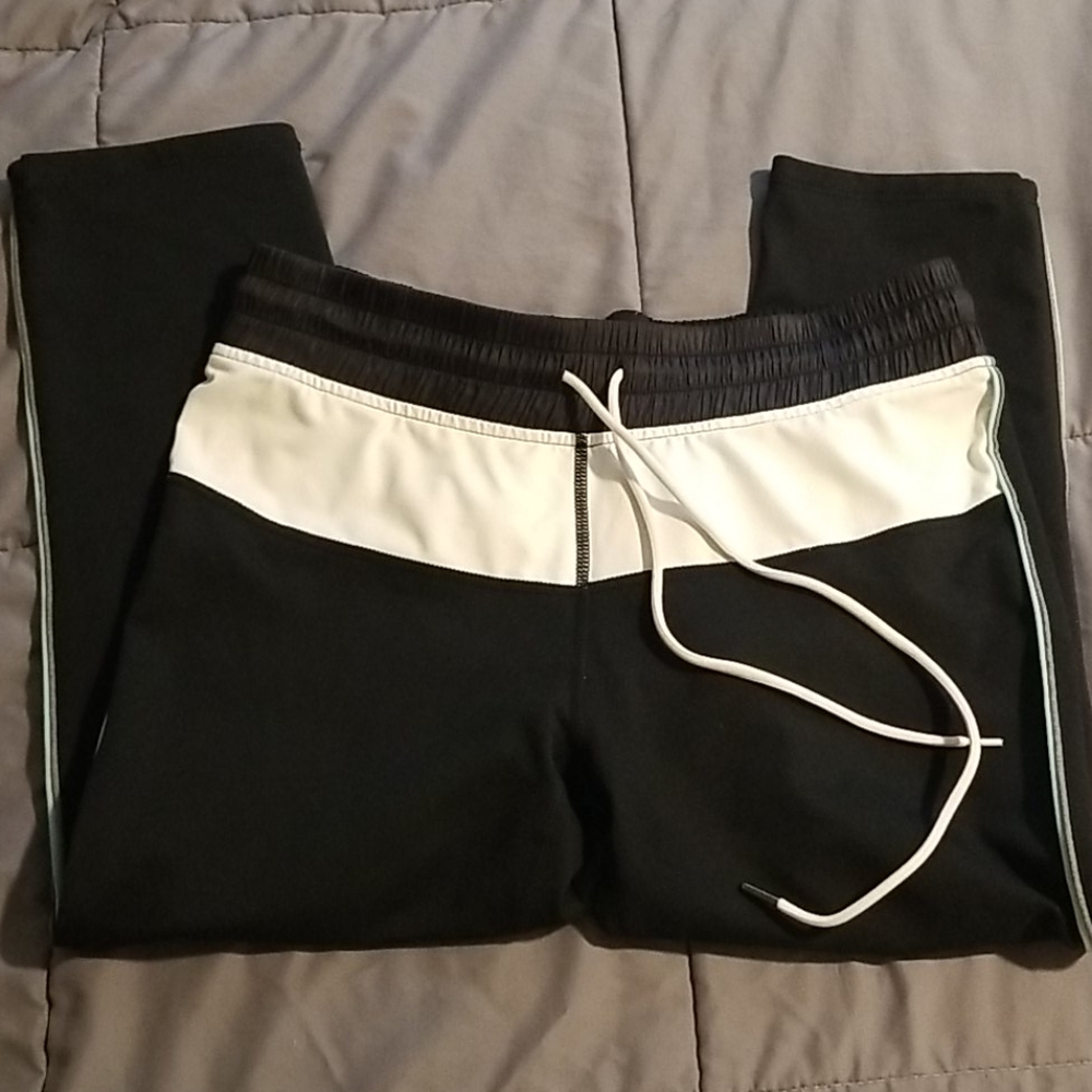 Fabletics Leggings - Picture 3 of 4